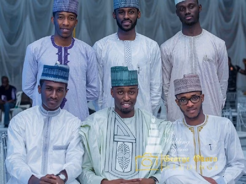  Ngôn ngữ chung vượt qua biên giới quốc gia. Tiếng Hausa là một trong những ngôn ngữ được sử dụng rộng rãi nhất châu Phi, đóng vai trò ngôn ngữ giao thương liên vùng. Ngôn ngữ này được viết bằng cả chữ Latin và chữ Ajami dựa trên chữ Ả Rập. Ảnh: Pinterest.