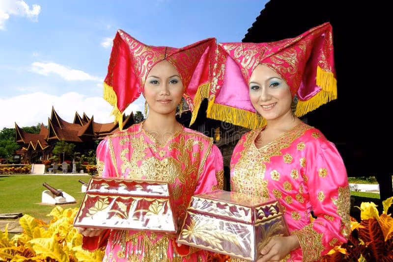  Mô hình xã hội bền bỉ hiếm có. Sự linh hoạt trong vai trò giới giúp xã hội Minangkabau tồn tại ổn định, trở thành ví dụ độc đáo về đa dạng văn hóa nhân loại. Ảnh: dreamstime.com.