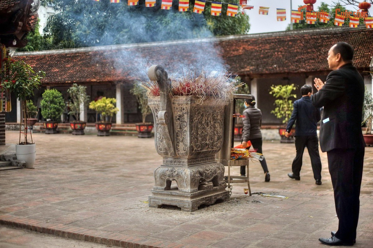 Chùa Láng từng xuất hiện trong bộ phim điện ảnh đầu tiên của điện ảnh Việt Nam – “Kim Vân Kiều” năm 1923. Quần thể kiến trúc này chính là bối cảnh cho bộ phim kinh điển ghi dấu trong lịch sử điện ảnh Việt.