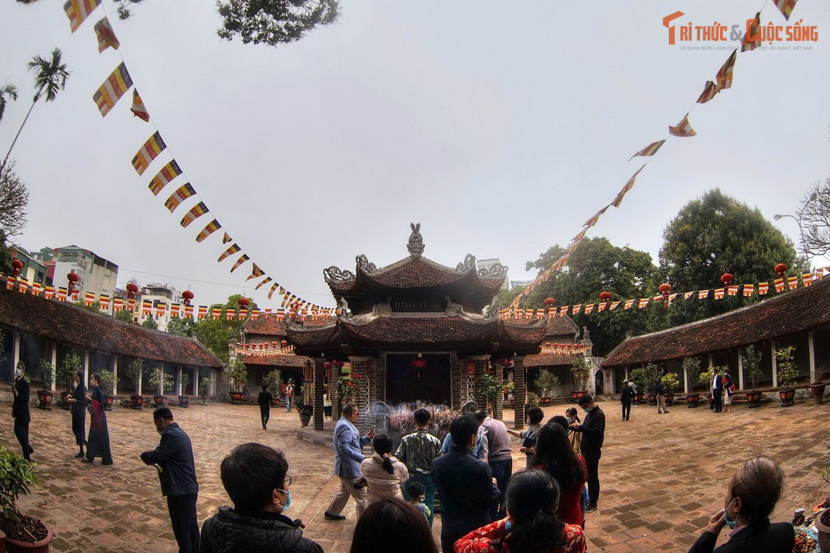 Từng được xem là “đệ nhất tùng lâm” ở phía Tây kinh thành Thăng Long xưa. Dưới thời phong kiến, chùa nổi tiếng bởi quy mô, phong cảnh và vai trò trong đời sống Phật giáo thủ đô cổ.