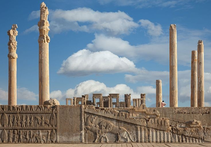  Biểu tượng văn minh nhân loại. Persepolis là minh chứng cho tầm vóc kỹ thuật và nghệ thuật của nhân loại thời cổ đại. Ảnh: Pinterest.