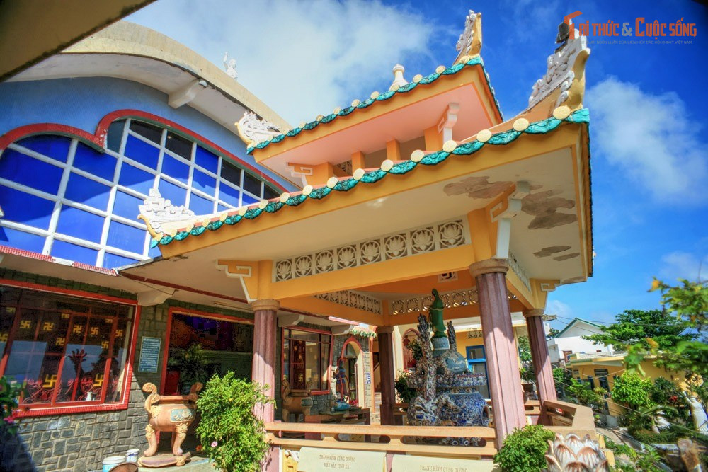 Diện tích rất rộng, gần 10.000 m². Niết Bàn Tịnh Xá nằm trên sườn Núi Nhỏ với tổng diện tích khoảng 10.000 mét vuông, là một trong những công trình Phật giáo có quy mô lớn nhất Bà Rịa – Vũng Tàu.