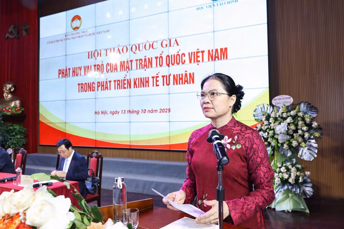 Phó Chủ tịch Hà Thị Nga phát biểu tại Hội thảo. Ảnh: Quang Vinh.