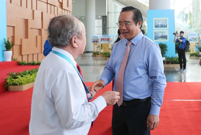 Ủy viên Trung ương Đảng, Phó Bí thư Thành ủy, Chủ tịch UBND TPHCM Nguyễn Văn Được đến dự đại hội sáng 29-11