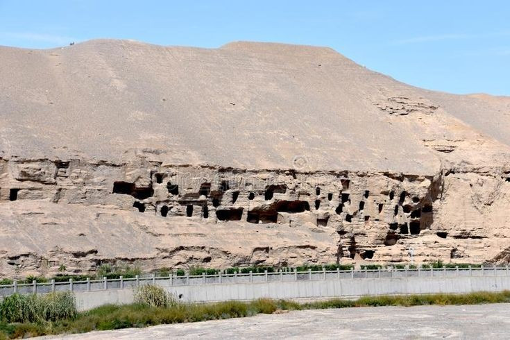  Di sản thế giới UNESCO. Năm 1987, Hang Mạc Cao được UNESCO công nhận là Di sản Văn hóa Thế giới nhờ giá trị lịch sử, tôn giáo và nghệ thuật đặc biệt. Ảnh: Pinterest.