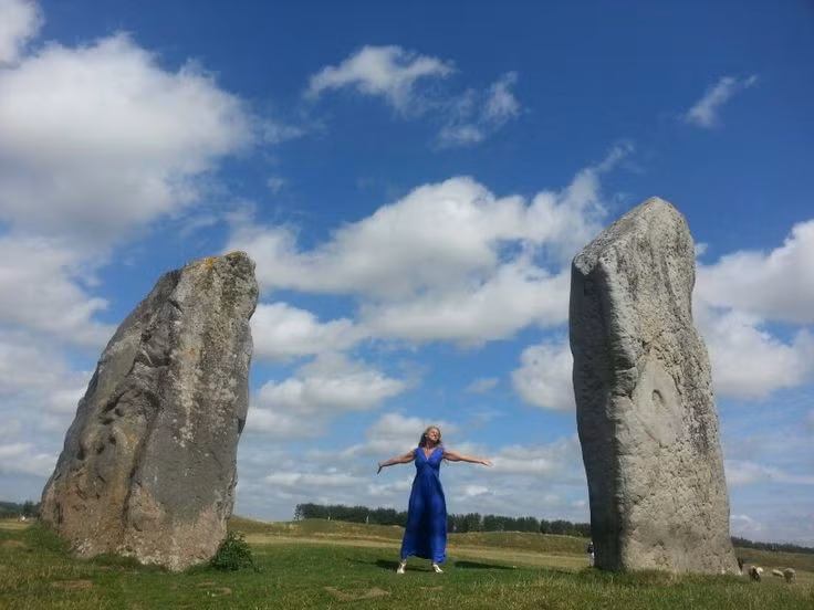  2. Niên đại từ Thời kỳ đồ đá mới. Các nhà khảo cổ ước tính công trình được xây dựng vào khoảng năm 2.850–2.200 TCN. Ảnh: Pinterest.