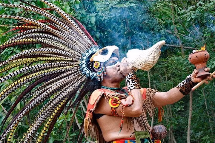  Nơi sinh sống của nhiều cộng đồng bản địa. Người Maya hiện vẫn sống quanh rìa vườn quốc gia, duy trì phong tục cổ truyền. Ảnh: tripadvisor.com.