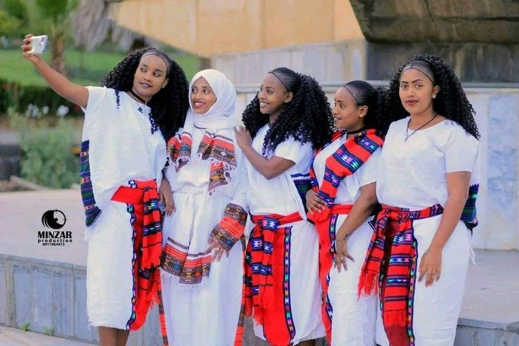  Một trong những tộc người lớn nhất Ethiopia. Người Amhara chiếm 27% dân số Ethiopia, sinh sống chủ yếu ở vùng cao nguyên phía Bắc và trung tâm, nơi được xem là cái nôi của nhà nước Ethiopia cổ đại. Ảnh: Pinterest.