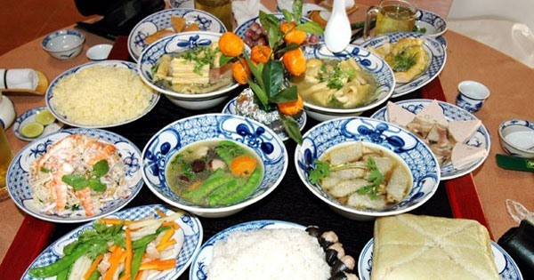 Mâm cỗ Tất niên miền Trung. Ảnh: TL.