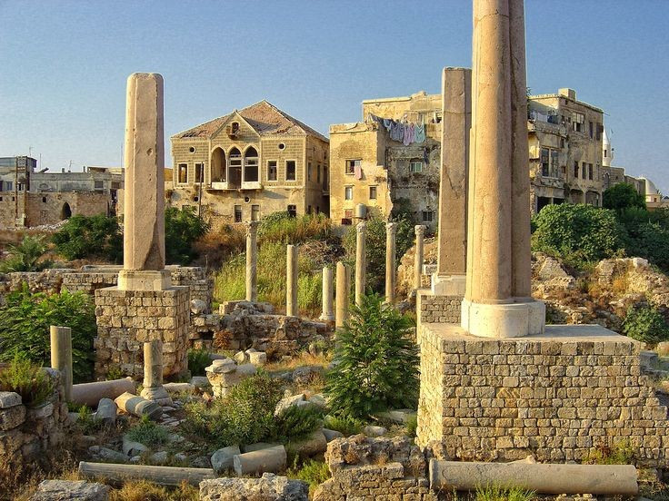 Nổi tiếng với thuốc nhuộm tím Tyrian. Người Phoenicia ở Tyre đã phát minh và độc quyền sản xuất loại thuốc nhuộm tím quý hiếm từ ốc biển, sản vật được coi là biểu tượng của hoàng gia cổ đại. Ảnh: Pinterest.