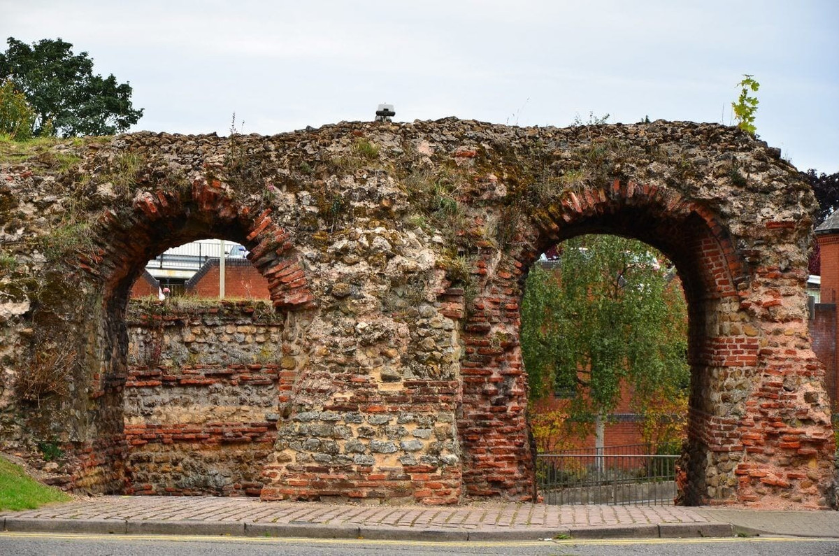  Tâm điểm của cuộc khởi nghĩa Boudica. Năm 60–61 SCN, nữ hoàng Boudica của người Iceni lãnh đạo cuộc nổi dậy lớn, phá hủy Camulodunum gần như hoàn toàn, khiến thành phố trở thành biểu tượng bi kịch của xung đột La Mã – Celt. Ảnh: heritagedaily.com.