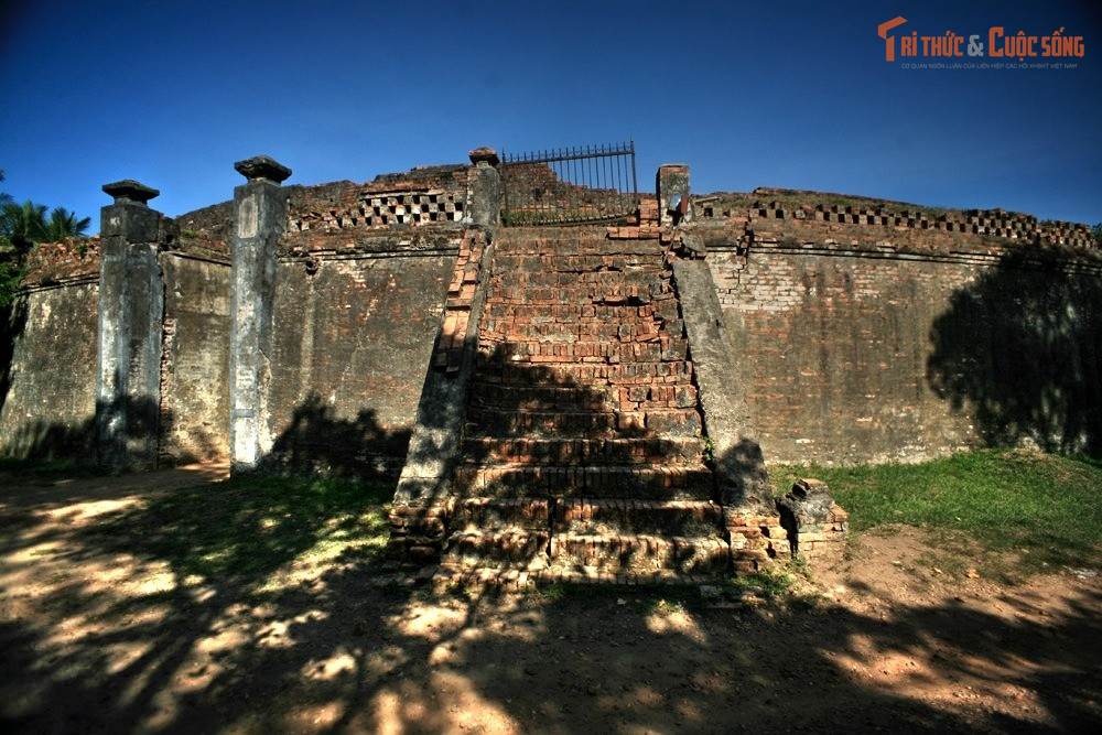 Ngày nay là di tích độc đáo nhưng ít được du khách chú ý. Dù mang giá trị lịch sử và biểu tượng hiếm có, Hổ Quyền vẫn chưa được khai thác đúng mức trong du lịch, chủ yếu thu hút người yêu lịch sử và nghiên cứu văn hóa.