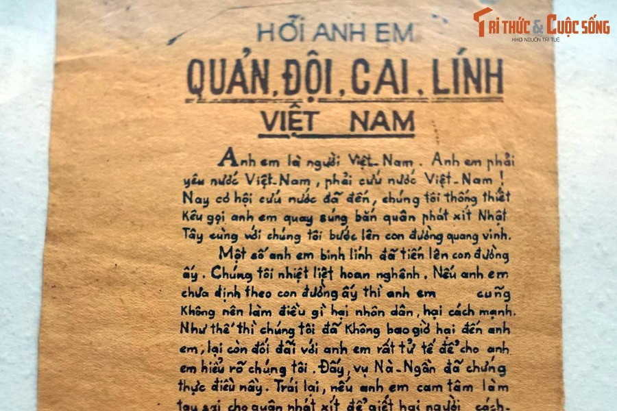Truyền đơn của Đội Việt Nam Giải phóng quân kêu gọi binh sĩ quay súng bắn phát xít Nhật, năm 1945.