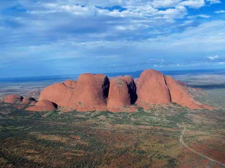  Được UNESCO công nhận Di sản Thế giới. Vườn quốc gia này được ghi danh hai lần vì giá trị tự nhiên và văn hóa phi thường. Ảnh: Pinterest.