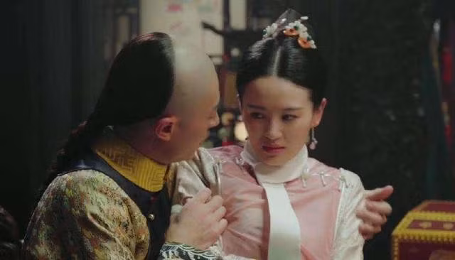 Càn Long còn đưa cả con dâu vào cung và phong làm phi (ảnh từ phim truyền hình Trung Quốc).