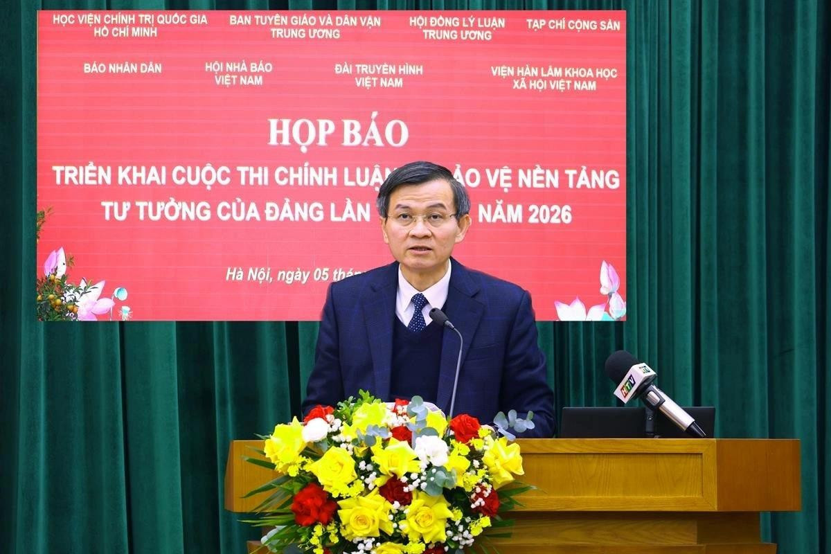 PGS. TS Đoàn Minh Huấn, Ủy viên Bộ Chính trị, Giám đốc Học viện Chính trị quốc gia Hồ Chí Minh, Phó Trưởng Ban Chỉ đạo 35 Trung ương, Trưởng Ban Chỉ đạo cuộc thi