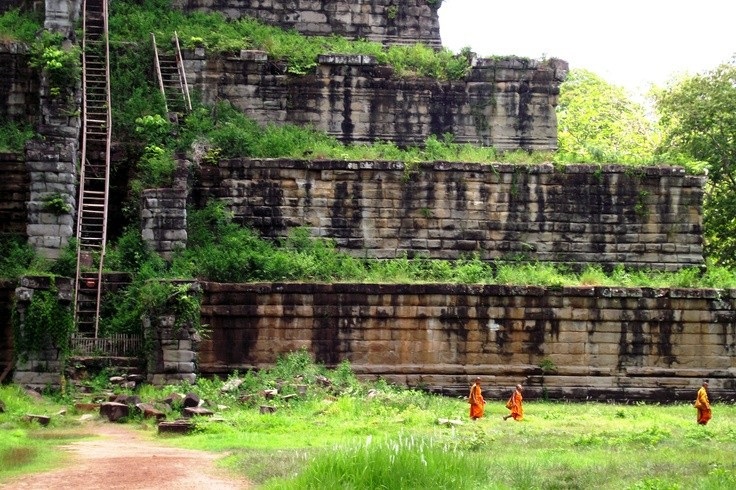  Vẫn còn nhiều bí ẩn khảo cổ. Cho đến nay, kim tự tháp Prasat Thom cùng nhiều cấu trúc và tượng đá tại Koh Ker vẫn chưa được nghiên cứu đầy đủ. Ảnh: Pinterest.