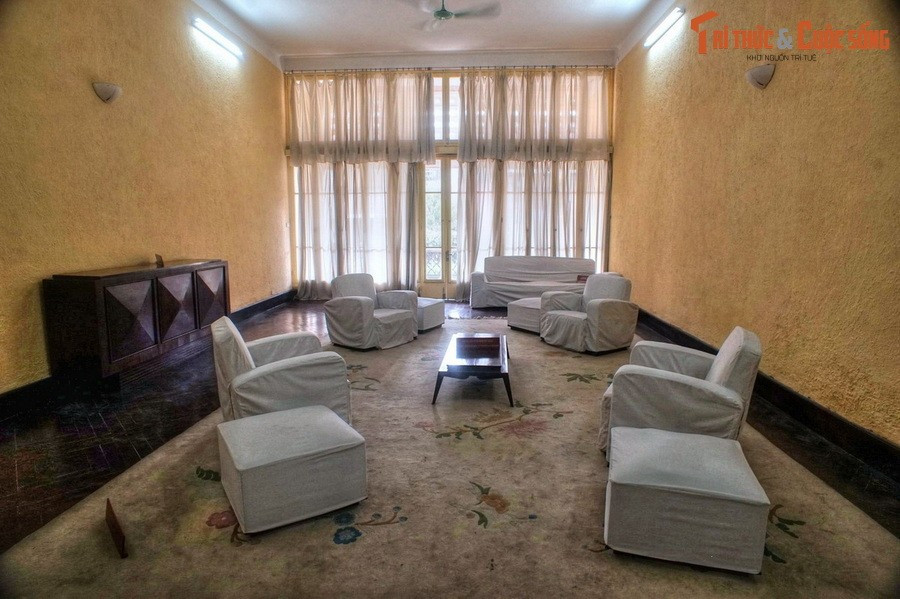 Âm thanh rộn ràng của khu phố nhộn nhịp nhất Hà Nội đã lắng xuống. Chỉ còn vang vọng lời Tuyên ngôn được Người đọc ở Quảng trường Ba Đình ngày 2/9/1945, khẳng định quyền tự do, độc lập của một dân tộc từng chịu bao đau thương.