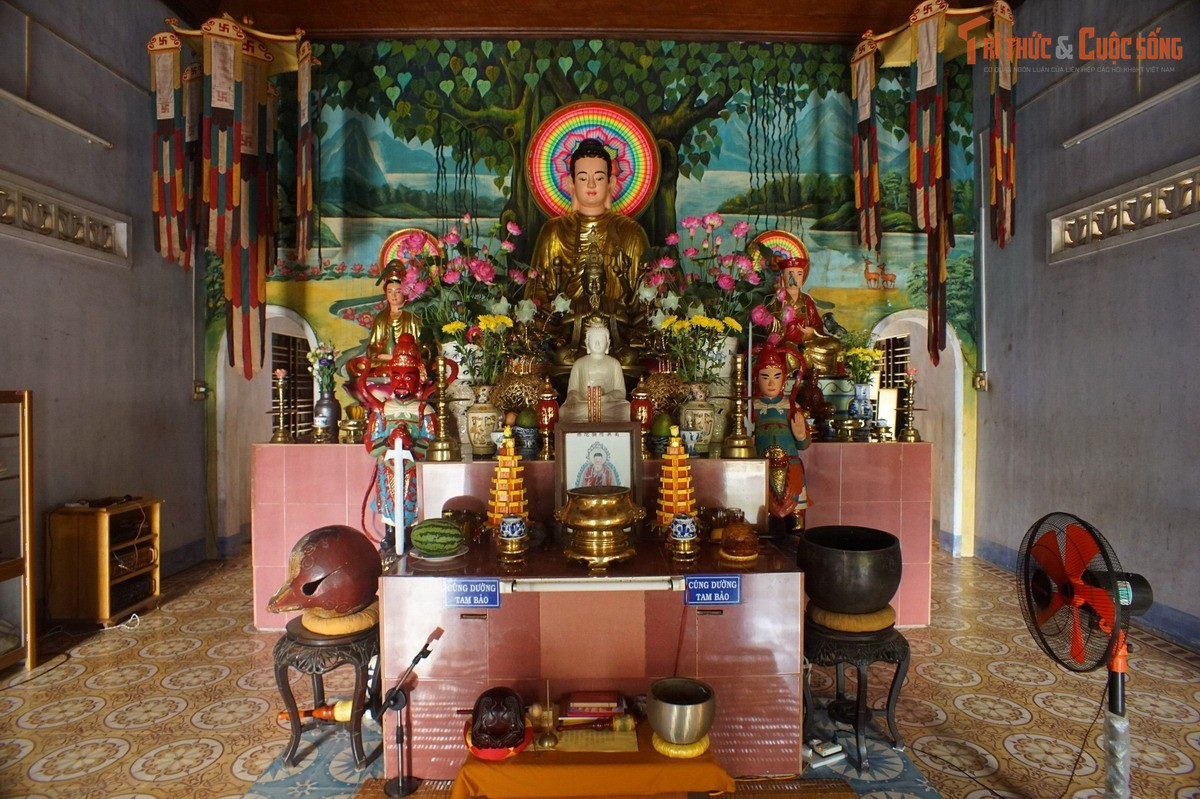 Ngày nay, chùa Đá Trắng thu hút nhiều du khách và Phật tử đến tham quan, chiêm bái. Không chỉ mang giá trị tâm linh, nơi đây còn là điểm dừng chân hấp dẫn nhờ phong cảnh núi đá, sông nước và không gian cổ kính của một ngôi chùa hơn hai thế kỷ.