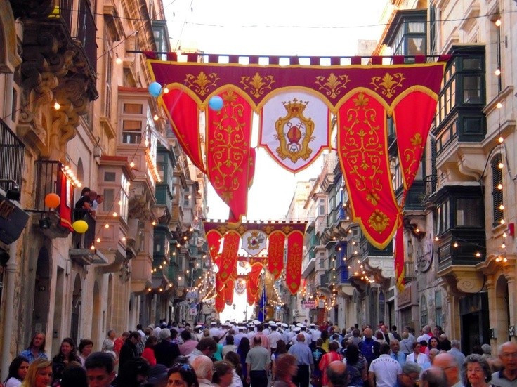  Trung tâm văn hóa sôi động. Dù nhỏ, Valletta vẫn là trung tâm nghệ thuật và lễ hội của Malta, từng được chọn là Thủ đô Văn hóa châu Âu vào năm 2018. Ảnh: Pinterest.