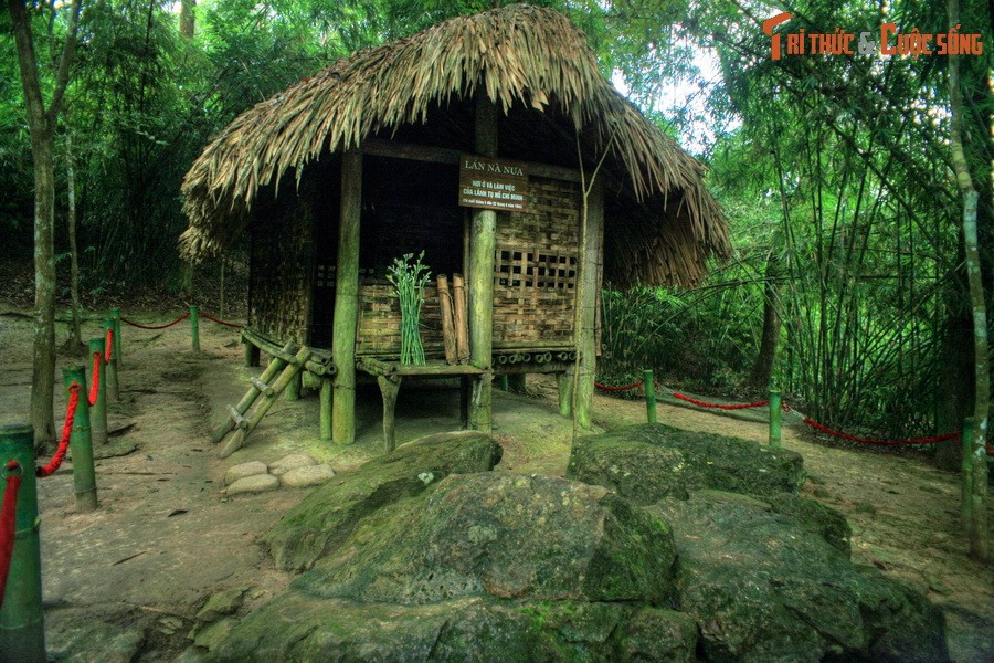 Lán Nà Lừa là một căn lán nhỏ, nằm ở sườn núi Nà Lừa trong chiến khu Tân Trào. Đây là nơi ở và làm việc của Chủ tịch Hồ Chí Minh những ngày chuẩn bị Tổng Khởi nghĩa cách mạng tháng 8/1945.