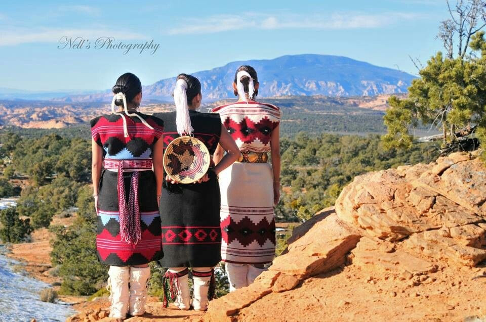  Triết lý sống đề cao sự hài hòa. Người Navajo tin vào sự cân bằng giữa con người, thiên nhiên và tinh thần, thể hiện rõ trong nghi lễ và đời sống hàng ngày. Ảnh: Pinterest.