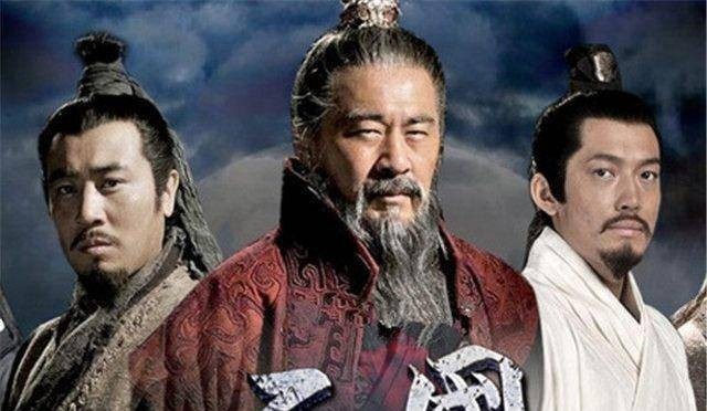 Còn Lưu Bị, bề ngoài là tiến công từ hai hướng, thực chất là trong ngoài đều bị địch tấn công. (Ảnh: Sohu)