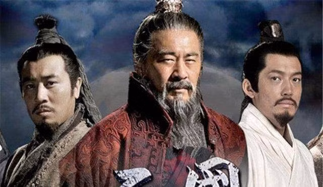 Còn Lưu Bị, bề ngoài là tiến công từ hai hướng, thực chất là trong ngoài đều bị địch tấn công. (Ảnh: Sohu)