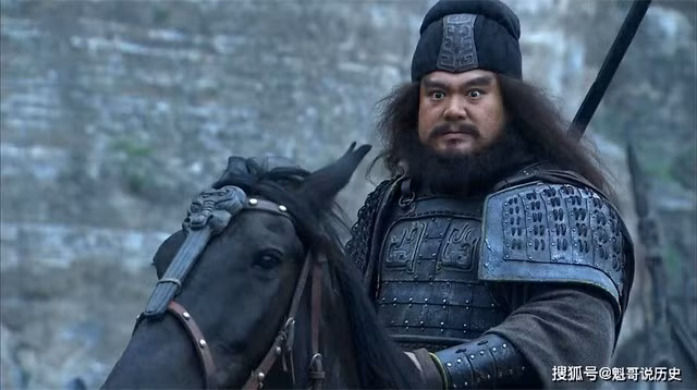  Trương Phi: Vị trí thứ ba thuộc về Trương Phi. Nhiều người cho rằng Trương Phi chỉ là một chiến binh lỗ mãng, không xứng đáng được xếp vào hàng ngũ tướng lĩnh hàng đầu.