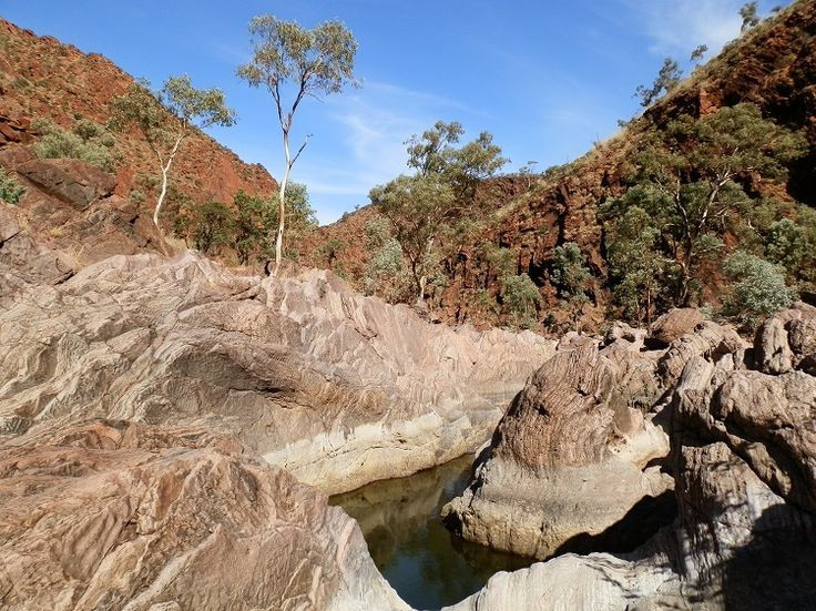  Được UNESCO công nhận là Di sản Thế giới. Năm 1982, khu vực này được ghi danh nhờ giá trị nổi bật cả về thiên nhiên lẫn văn hóa, kết hợp giữa cảnh quan nguyên thủy và dấu tích con người tiền sử. Ảnh: Pinterest.