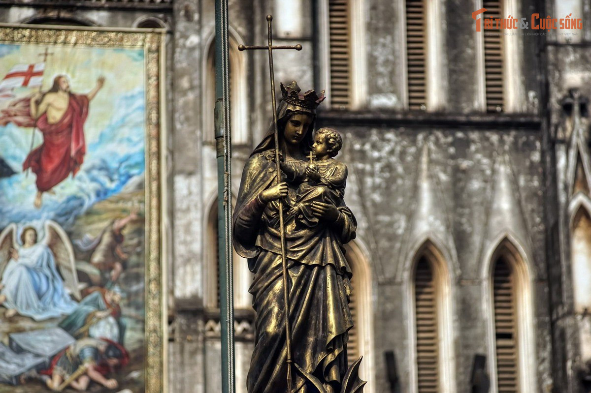 Là biểu tượng lịch sử vượt lên ý nghĩa tôn giáo. Ngày nay, Nhà thờ Lớn không chỉ là công trình tín ngưỡng mà còn là chứng nhân sống động cho hơn một thế kỷ biến đổi của Hà Nội.