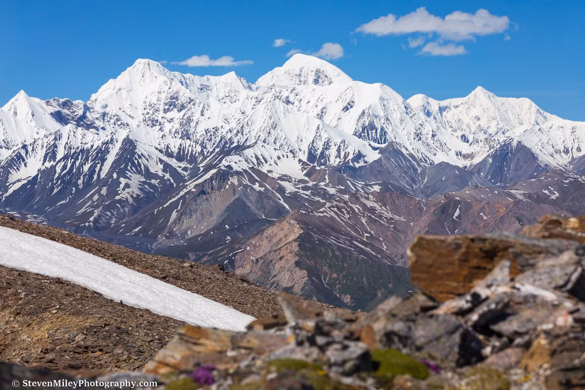  Cho đến nay, bí ẩn vẫn chưa được lý giải. Dù có nhiều giả thuyết và lời kể, không có bằng chứng chính thức nào xác nhận sự tồn tại của UFO hay căn cứ ngầm tại đây – khiến núi Hayes tiếp tục là điểm nóng của giới săn tìm UFO. Ảnh: Steven Miley Photography.
