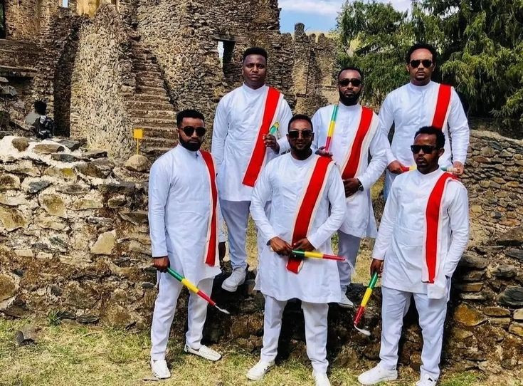  Gắn liền với đế chế Ethiopia cổ. Trong nhiều thế kỷ, tầng lớp quý tộc và hoàng gia Ethiopia chủ yếu xuất thân từ người Amhara, khiến văn hóa và luật lệ của họ có ảnh hưởng sâu rộng trên toàn đất nước. Ảnh: Pinterest.