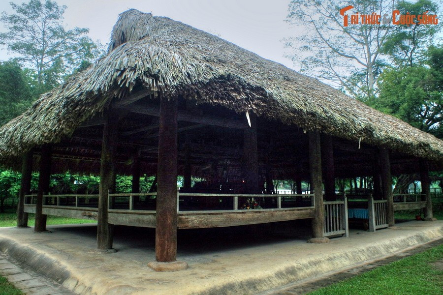 Lệnh tổng khởi nghĩa được thông qua, và Uỷ ban Dân tộc giải phóng được bầu ra bằng phiếu kín gồm 10 vị. Bác Hồ được bầu làm Chủ tịch Uỷ ban. Sáng ngày 17/8/1945, Uỷ ban đã ra mắt quốc dân và làm lễ tuyên thệ trước sự chứng kiến của các đại biểu Đại hội và đồng bào địa phương.