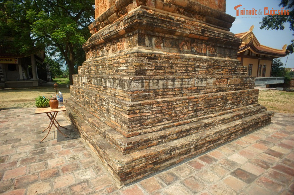 Tháp đã nhiều lần được trùng tu nhưng vẫn giữ dáng vẻ nguyên gốc. Các đợt bảo tồn chủ yếu gia cố nền móng và thân tháp, hạn chế can thiệp sâu để giữ nguyên hình thức kiến trúc cổ xưa.