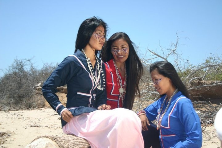  Một trong những tộc người bản địa cổ xưa nhất Mexico. Người Seri, tự gọi mình là Comcaac, sinh sống lâu đời tại bang Sonora, đặc biệt quanh vịnh California, với lịch sử tồn tại trước cả các nền văn minh Trung Mỹ nổi tiếng. Ảnh: Pinterest.