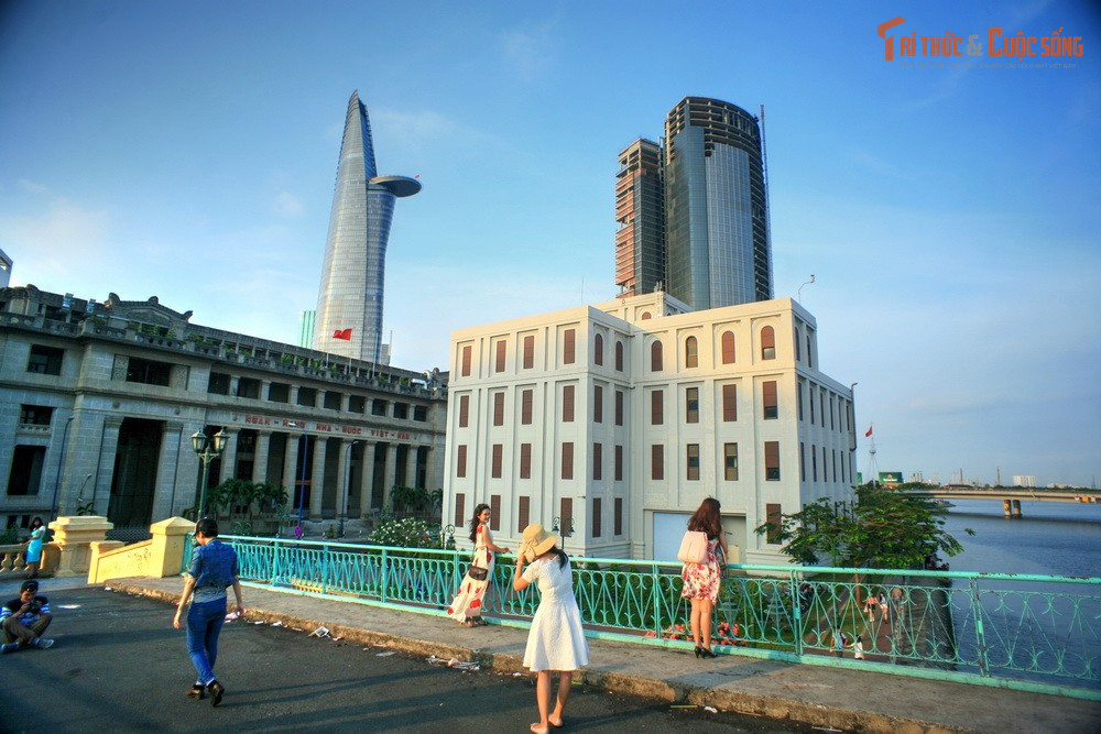 Cầu gắn liền đời sống người dân. Từ chỗ chỉ phục vụ giao thông, cầu Mống đã trở thành không gian sinh hoạt và thư giãn quen thuộc của người Sài Gòn.