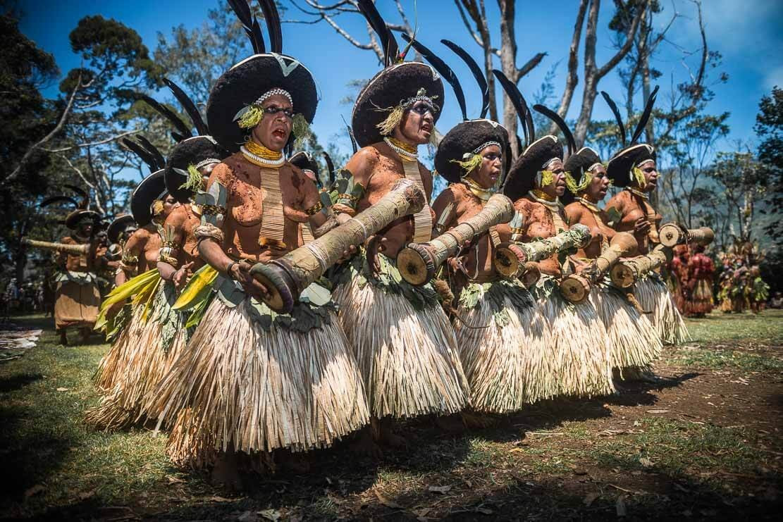  Một trong những nhóm dân tộc lớn nhất Papua New Guinea. Người Enga có dân số hàng trăm nghìn người, tập trung chủ yếu vùng cao nguyên của tỉnh Enga. Ảnh: anywayinaway.com.