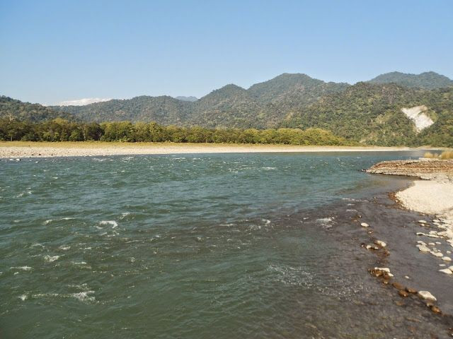  Tên gọi bắt nguồn từ sông Manas. Tên vườn quốc gia được đặt theo sông Manas – con sông linh thiêng trong văn hóa địa phương, bắt nguồn từ Bhutan và chảy qua khu bảo tồn trước khi nhập vào hệ thống sông Brahmaputra. Ảnh: Pinterest.