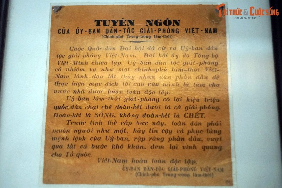 Tuyên ngôn của Ủy ban Dân tộc Giải phóng Việt Nam về Tổng khởi nghĩa giành chính quyền trong cả nước, tháng 8/1945. Thư của Chủ tịch Hồ Chí Minh kêu gọi đồng bào khởi nghĩa giành chính quyền trong cả nước, tháng 8/1945.