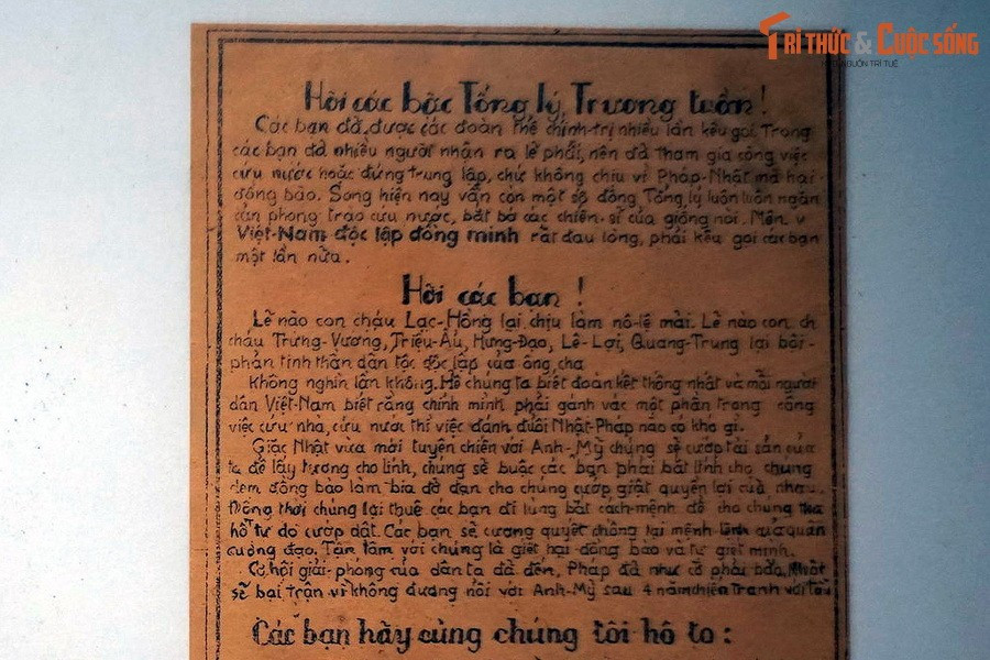Lời kêu gọi các Tổng lý, Kỳ hào đi theo Cách mạng chống phát xít Nhật của Mặt trận Việt Minh năm 1945. Truyền đơn của Mặt trận Việt Minh phát hành kêu gọi toàn thể đồng bào ủng hộ kháng chiến đánh đuổi Nhật - Pháp.