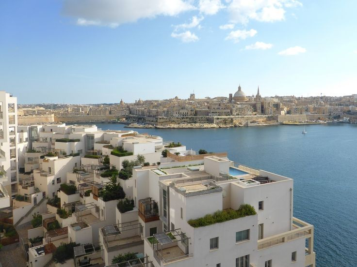  Góc nhìn tuyệt đẹp ra biển. Nằm trên bán đảo hướng ra Địa Trung Hải, Valletta sở hữu nhiều điểm ngắm cảnh ngoạn mục, đặc biệt là các bến cảng tự nhiên rộng lớn. Ảnh: Pinterest.