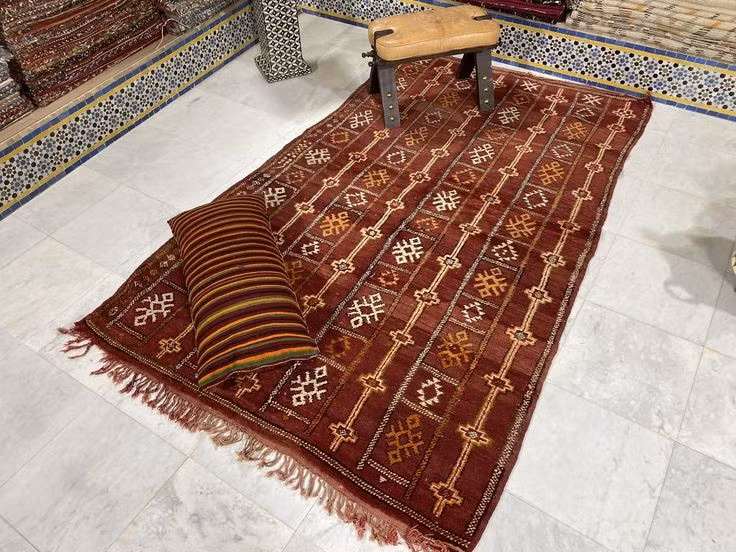  Nổi tiếng với kỹ nghệ dệt thảm. Các hoa văn thủ công của người Berber được đánh giá cao. Ảnh: Pinterest.