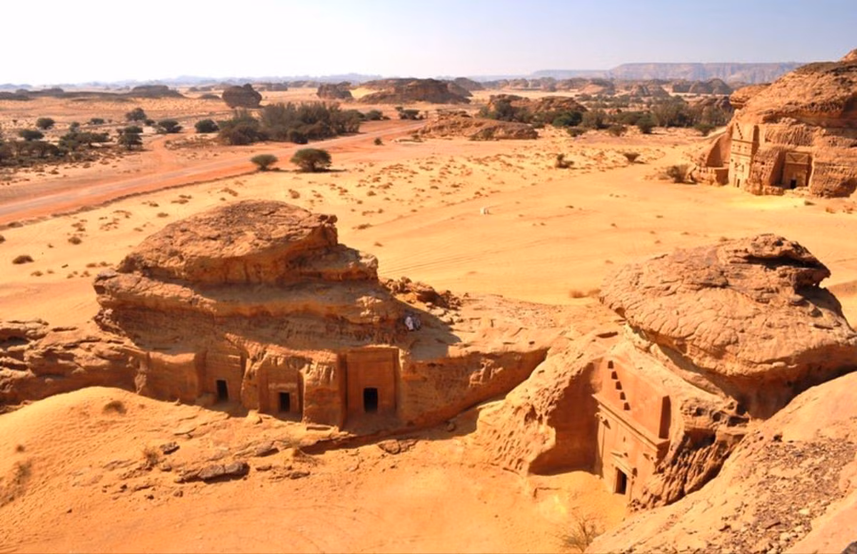  Câu chuyện về con lạc đà kỳ diệu. Một phép màu nổi tiếng liên quan đến Thamud là con lạc đà do Thượng đế ban tặng như dấu hiệu thiêng liêng, nhưng nó đã bị sát hại, dẫn đến hậu quả nghiêm trọng. Ảnh: Pinterest.