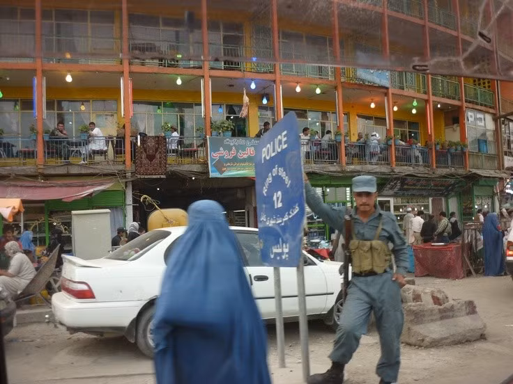  Gắn liền với lịch sử chính trị Afghanistan. Nhiều triều đại và lãnh đạo Afghanistan xuất thân từ người Pashtun, khiến họ giữ vai trò trung tâm trong các biến động chính trị của quốc gia này. Ảnh: Pinterest.