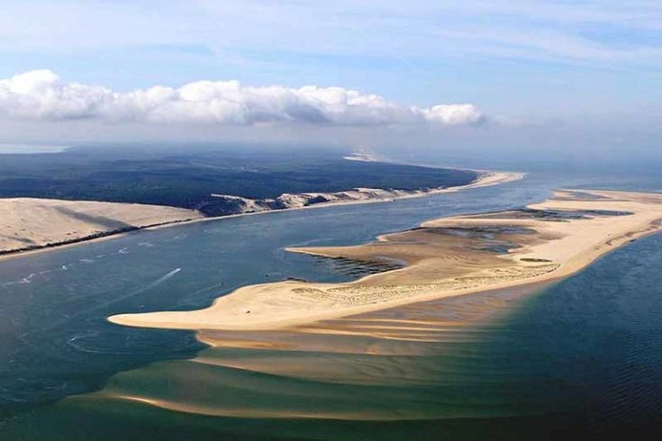  Ít chịu tác động của con người. Do vị trí xa xôi và điều kiện khắc nghiệt, khu vực này vẫn giữ được trạng thái tự nhiên gần như nguyên vẹn qua nhiều thế kỷ. Ảnh: Pinterest.