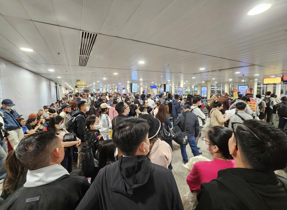 Cảng hàng không quốc tế Tân Sơn Nhất ghi nhận sản lượng khai thác cao kỷ lục.