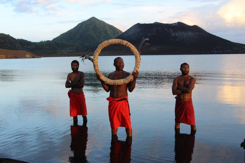  Đóng vai trò quan trọng trong chính trị Papua New Guinea hiện đại. Cộng đồng Tolai có ảnh hưởng đáng kể trong đời sống chính trị và kinh tế khu vực Đông New Britain, thể hiện sự thích nghi giữa truyền thống và hiện đại. Ảnh: papuanewguinea.travel.