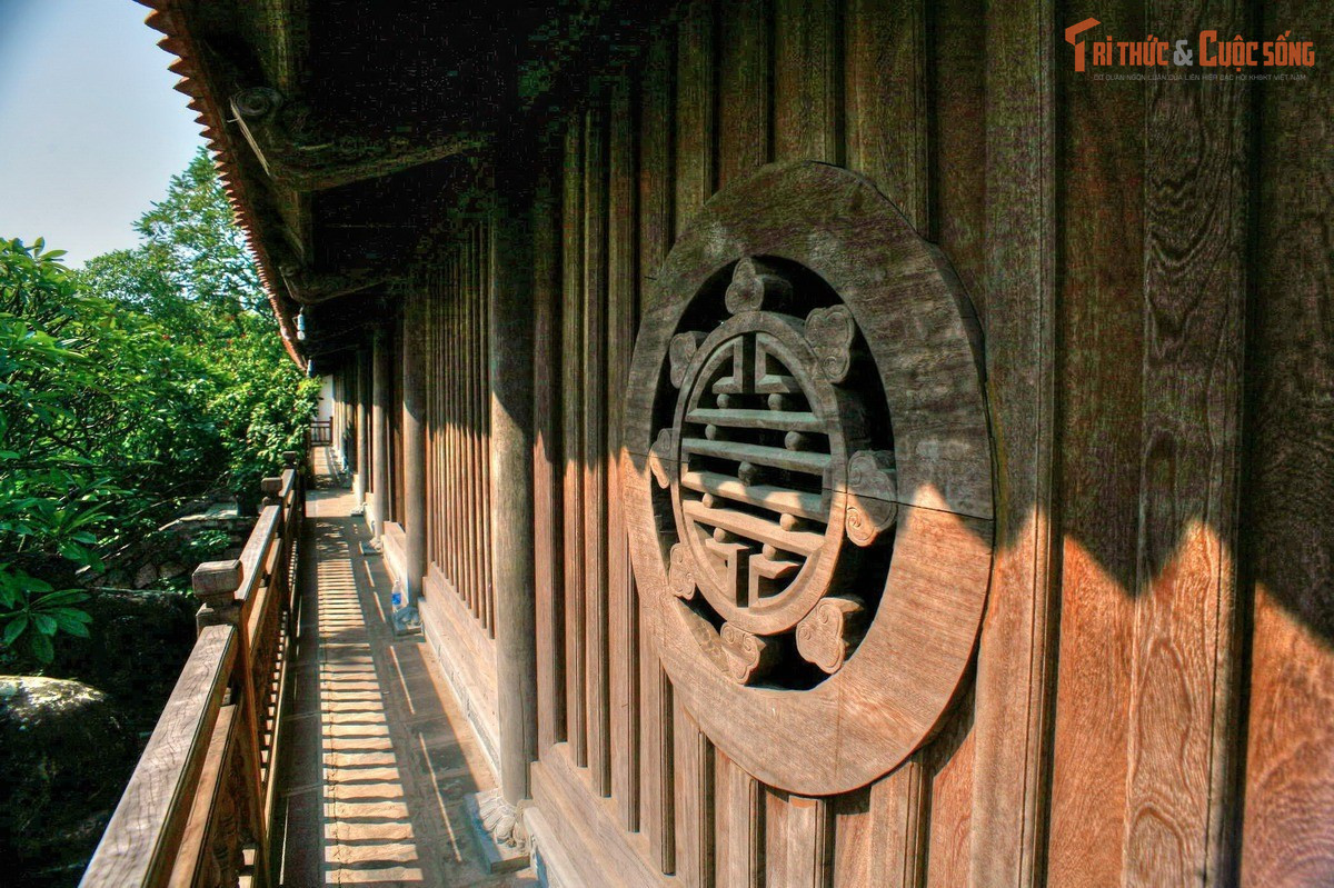 Gắn liền với truyền thuyết và tín ngưỡng dân gian. Chùa Phật Tích không chỉ là nơi tu hành mà còn là không gian tâm linh của cư dân Kinh Bắc, gắn với nhiều câu chuyện huyền thoại truyền đời.