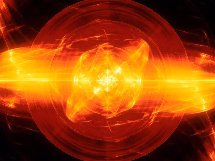 Ảnh hưởng đến Trái đất: Các diễn biến của Mặt trời có thể gây mất điện, hư hại vệ tinh, nhiễu GPS và nguy hiểm cho phi hành gia, nhưng cũng tạo nên hiện tượng cực quang đẹp mắt.